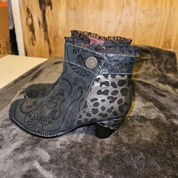 L'ARTISTE the DESSA Ankle BOOIE Leather Animal Print Black Lace Cuff Studs - Picture 3 of 6